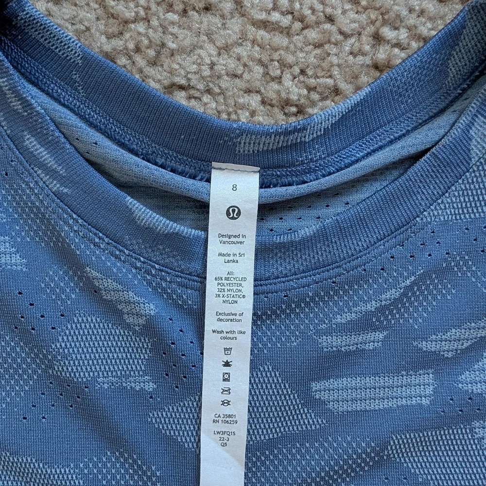 Lululemon Mosaic Multiply Water Drop Blue Linen Train to Be Short Sleeve Shirt 8
